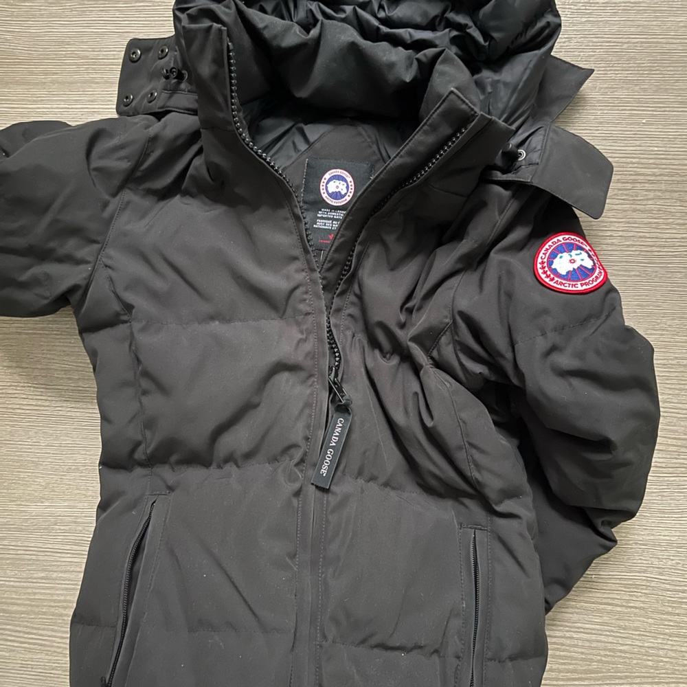 Canada Goode , Size Small Black